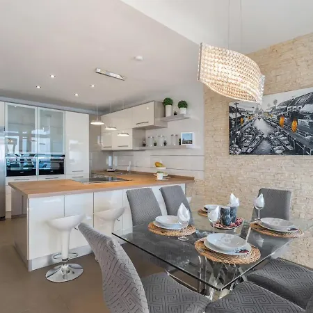 Golden Horizon Con Piscina Privada Climatizada Санта-Урсула