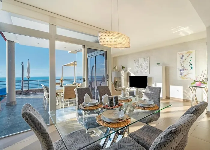 Villa Golden Horizon *